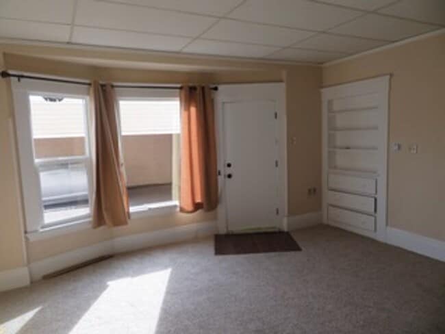 Building Photo - Charming 1-Bedroom Flat near the Historic ...
