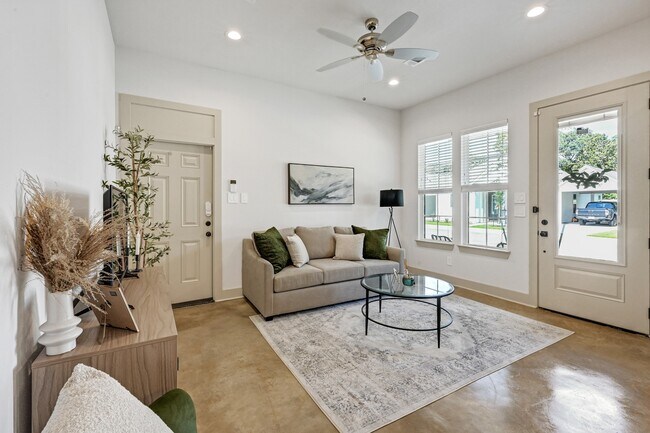 Foto del edificio - 33455 Buckshot Ln