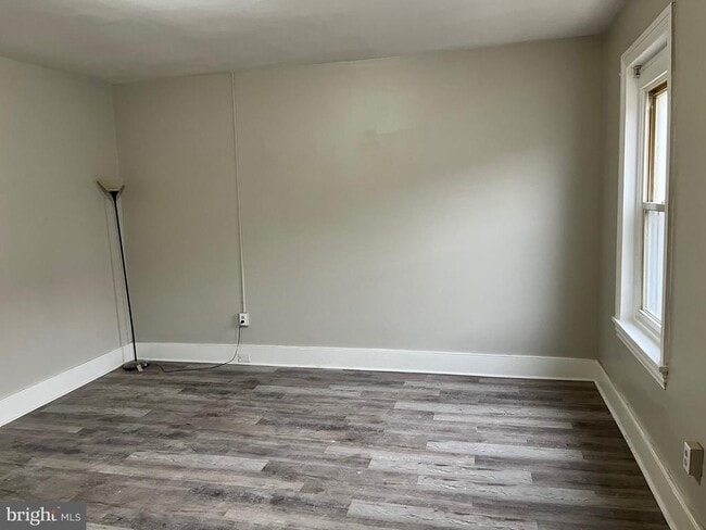 Building Photo - 706 Chain St