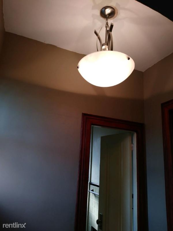 Foto del edificio - 6 br, 3 bath House - 215 Carrington Ave