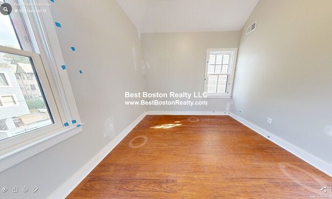 Building Photo - 384 Harvard St