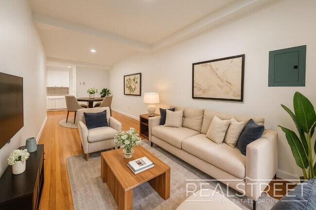 Foto del edificio - Spacious 2 Bedroom in Williamsburg!