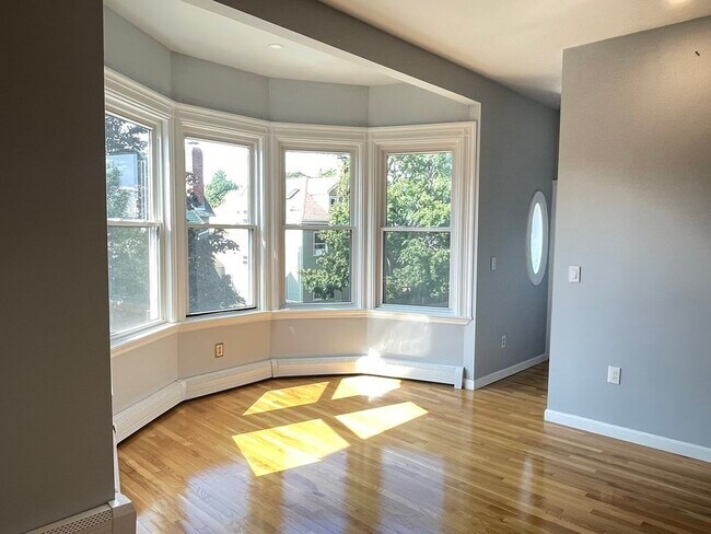 Building Photo - 38 Pleasant St