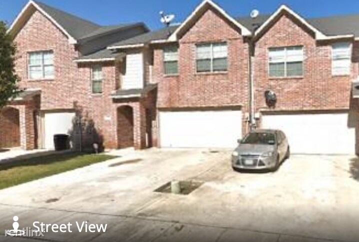 Foto principal - 4 br, 2.5 bath Townhome - 2352 Homewood Lane