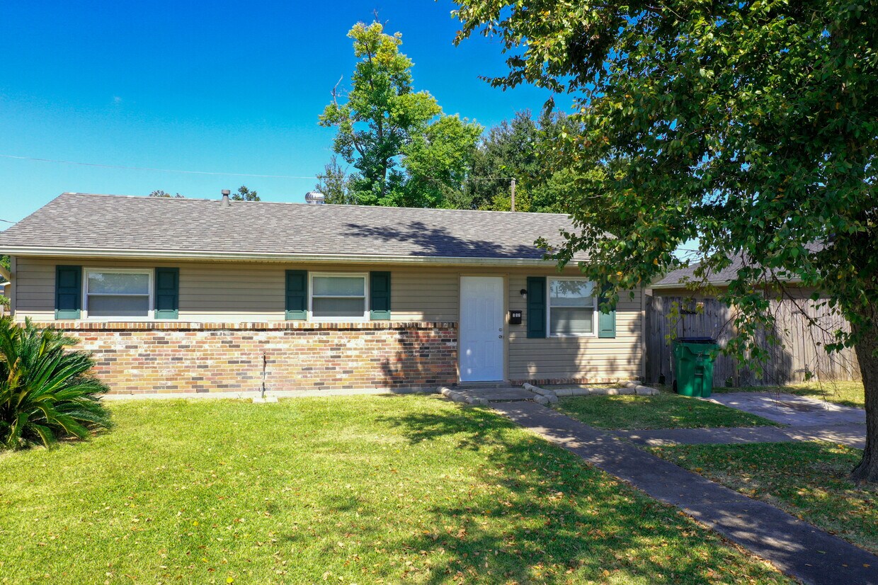 337 Rosedown Dr, LaPlace, LA 70068 House Rental in LaPlace, LA