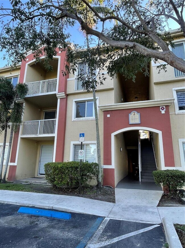 Foto del edificio - 7085 Nova Dr