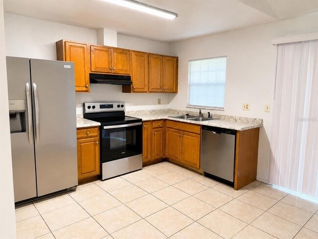 Building Photo - 587 Imperial Pl