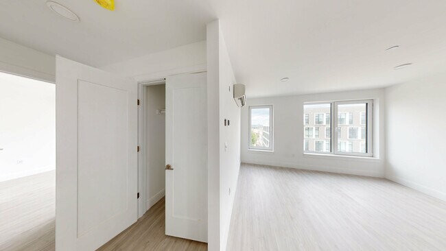 Foto del edificio - 42 North Beacon St