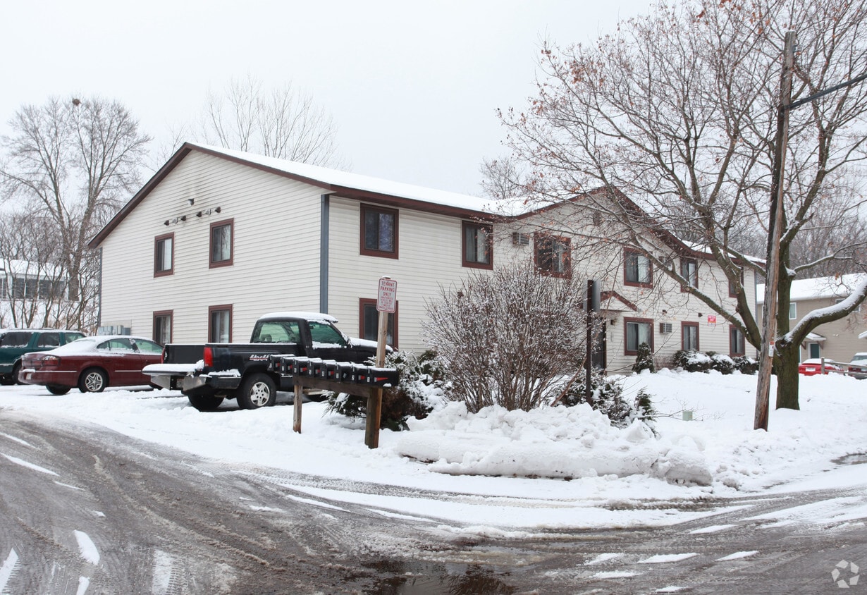 Building Photo - 402 3rd St W