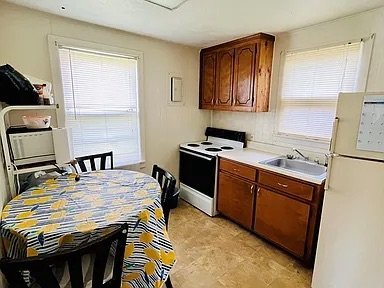 Foto del edificio - 1604 E 9th St