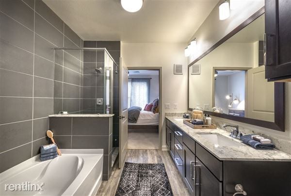 Foto del edificio - 6607 Lake Woodlands Dr