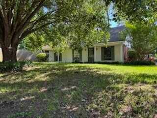Primary Photo - 605 Twin Harbor Pl