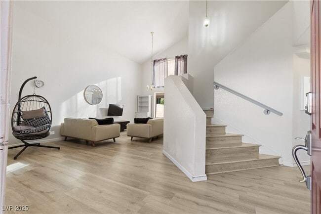 Foto del edificio - 7820 Mount Angel Dr