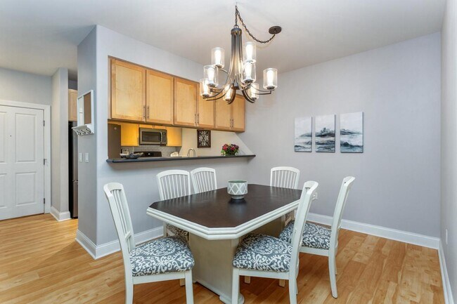Dining Room - 1915 N Water St