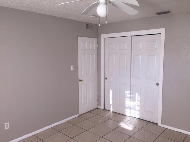 Building Photo - Pine Hills 3 Bdrm Home For Rent SEE TERMS