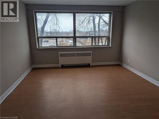 Building Photo - 468 Ottawa St N