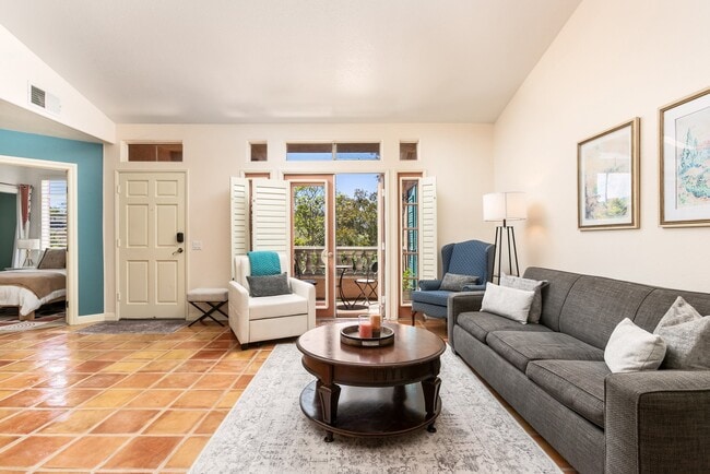 Building Photo - 3531 Cameo Dr