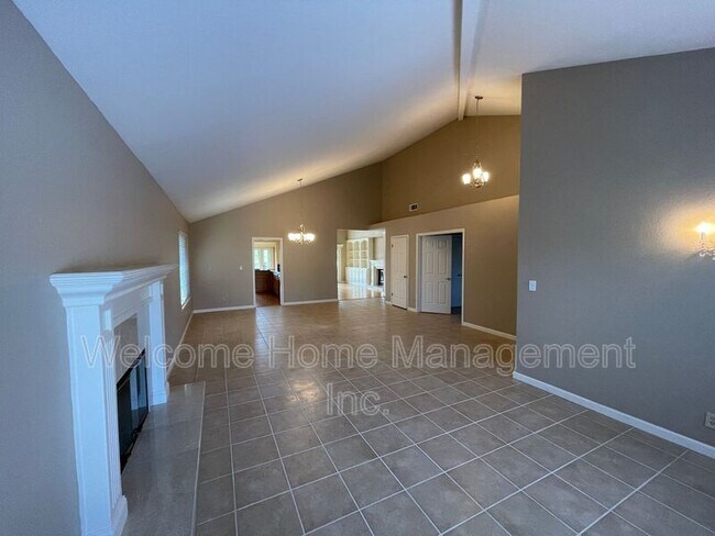 Building Photo - 4310 Canyon Crest Rd W