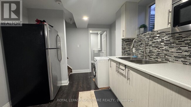 Building Photo - 731 Bennett Blvd