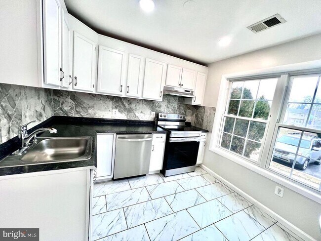 Foto del edificio - 1338 Redbud Ct