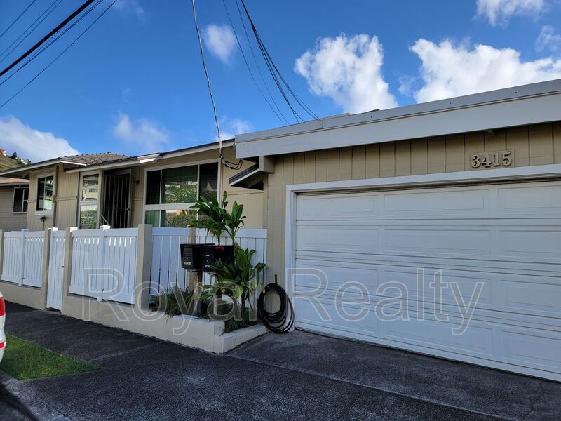 Primary Photo - 3415 Kalua Rd