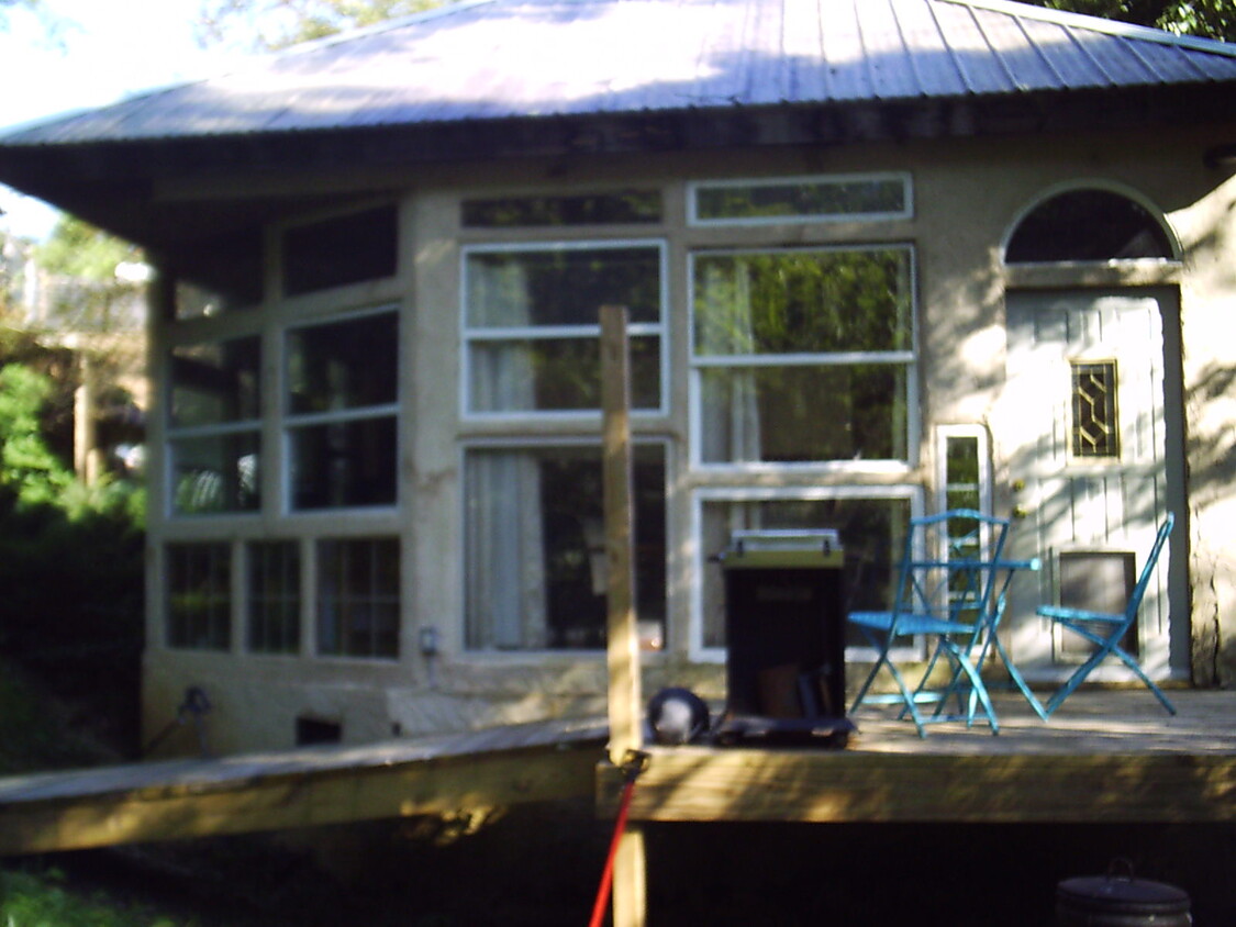Building Photo - 11097 Frasure Helber Rd