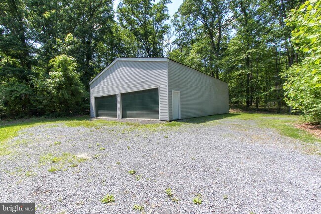 Building Photo - 1009 Wildrose Ln