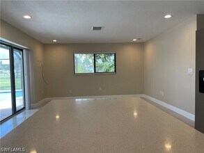 Building Photo - 255 Pine Valley Cir