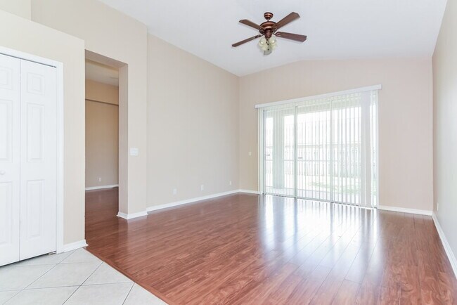 Building Photo - 1518 Wakefield Dr
