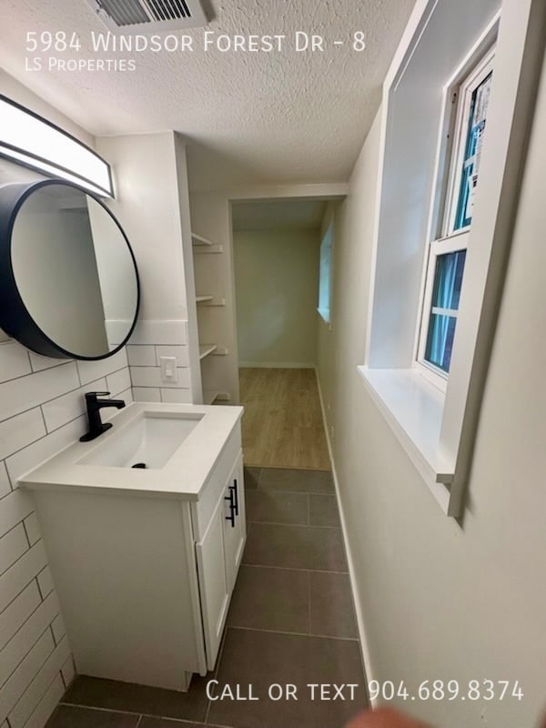 Foto del edificio - 5984 Windsor Forest Dr