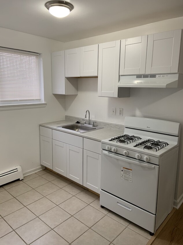 Primary Photo - Elsinore Courtyard Apartments