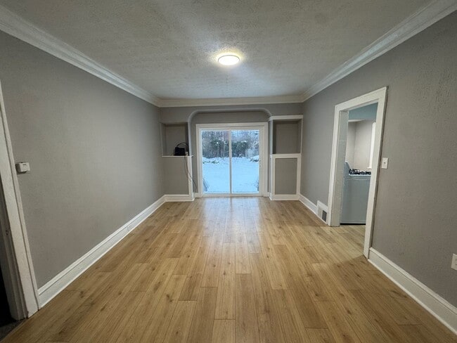 Foto del edificio - 3445 East Blvd