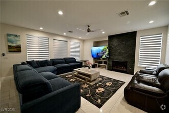 Building Photo - 385 Glenridding St