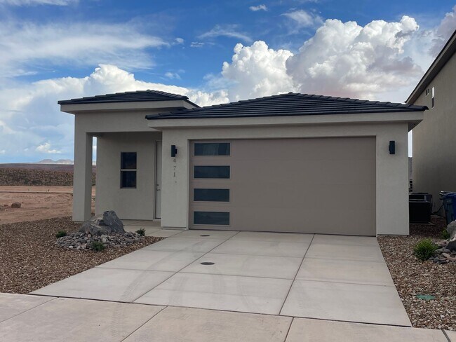 Foto del edificio - Ence Home! Price Reduced!
