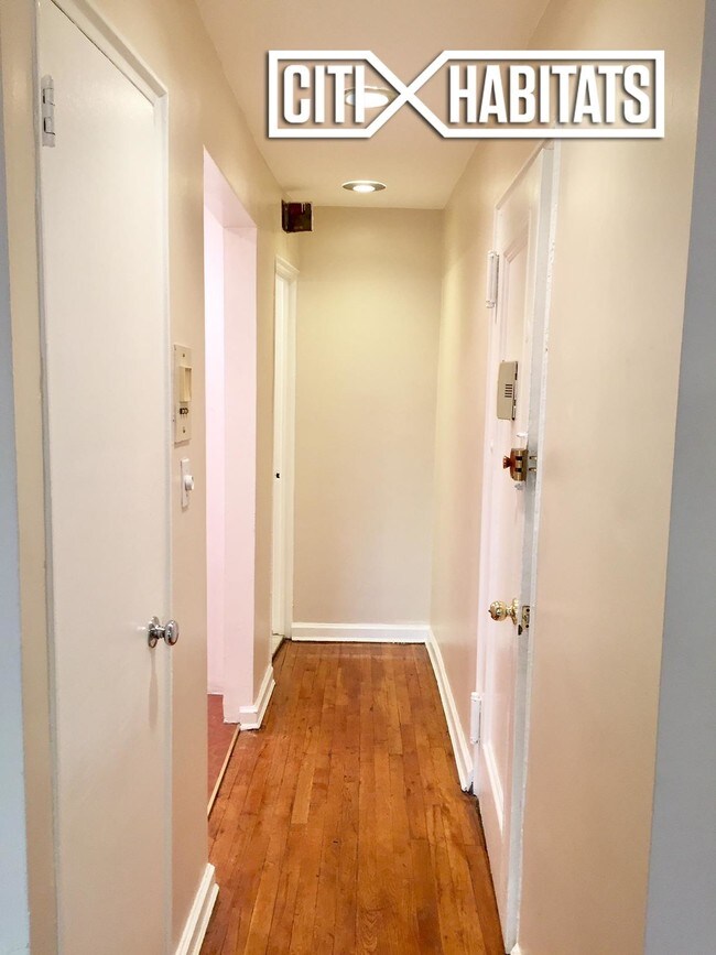 Foto del edificio - 340 E 83rd St