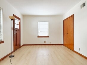 Building Photo - 1341 E Illinois St