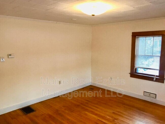 Building Photo - 800 Stillwater Ave