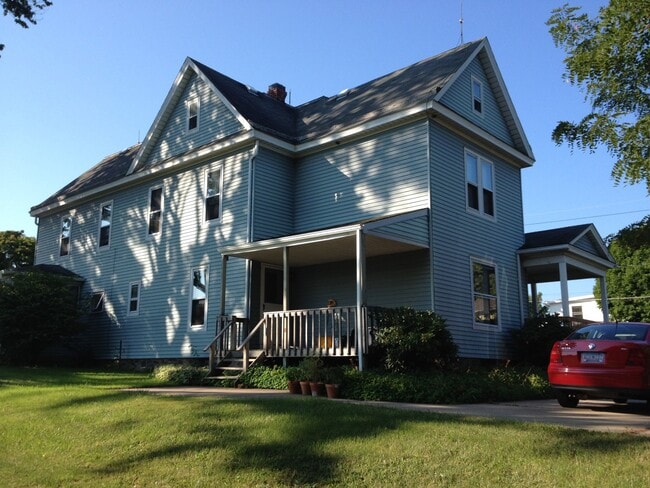 Building Photo - 3921 Longview Ave