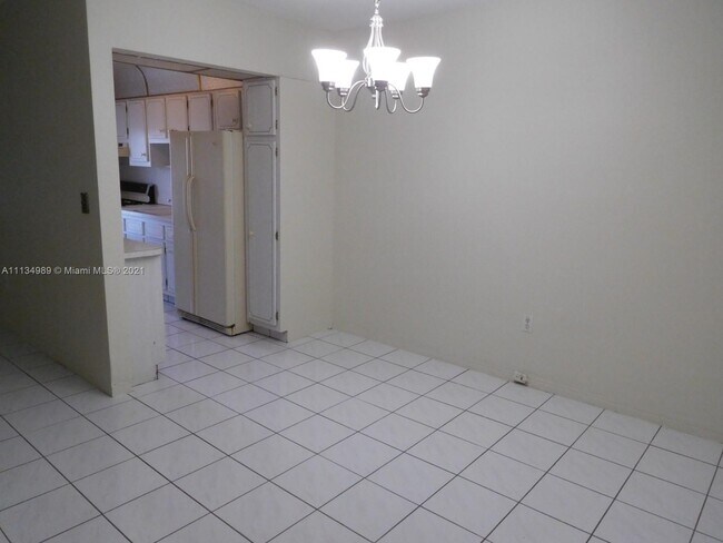 Building Photo - 52 NE 204th St
