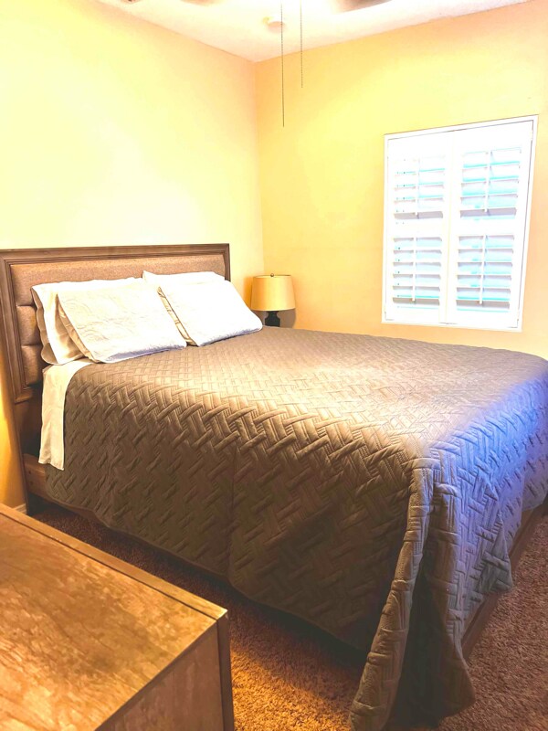 Foto principal - 853 W Lyman Ave