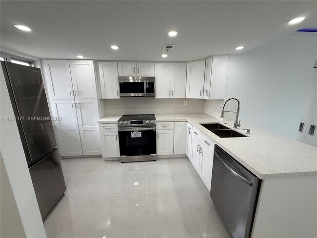 Photo - West Okeechobee Road, Hialeah, FL 33016 - 3 BR 2 BA condo