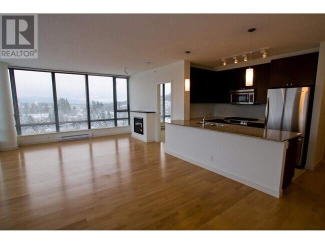 Building Photo - 400-2400 Capilano Rd