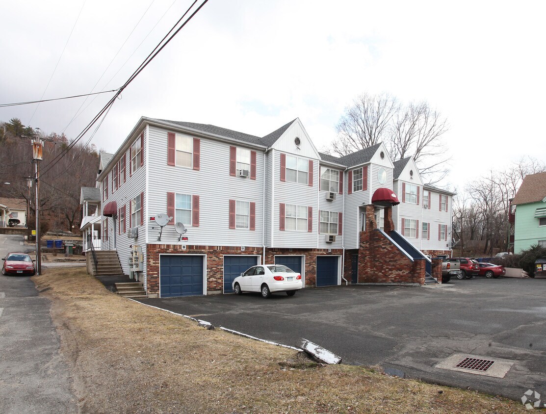 Primary Photo - 1744 Thomaston Ave