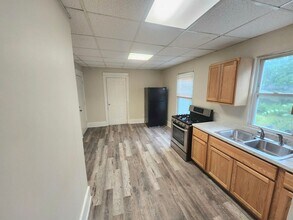 Building Photo - 357 Columbia Ave