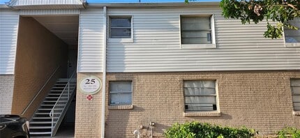 Building Photo - 7210 N Manhattan Ave