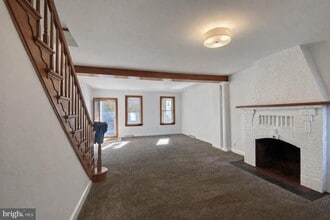 Building Photo - 601 Hawley St