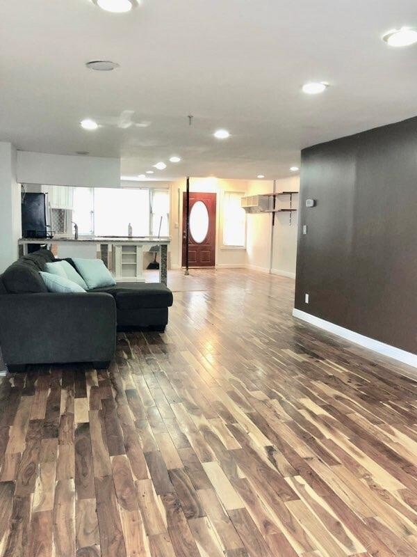 Foto principal - 32-24 30th Street