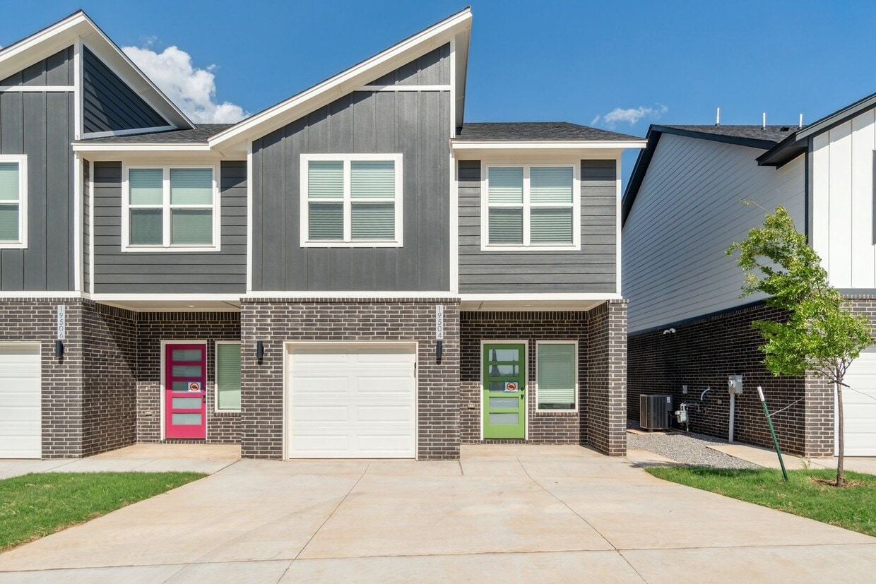 Foto principal - 19506 Molly Dr