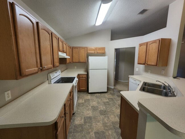 Foto del edificio - Coming Soon To Tour! Lake City Pet Friendl...