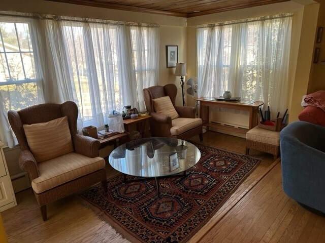 Sala de estar - 5716 40th Ave